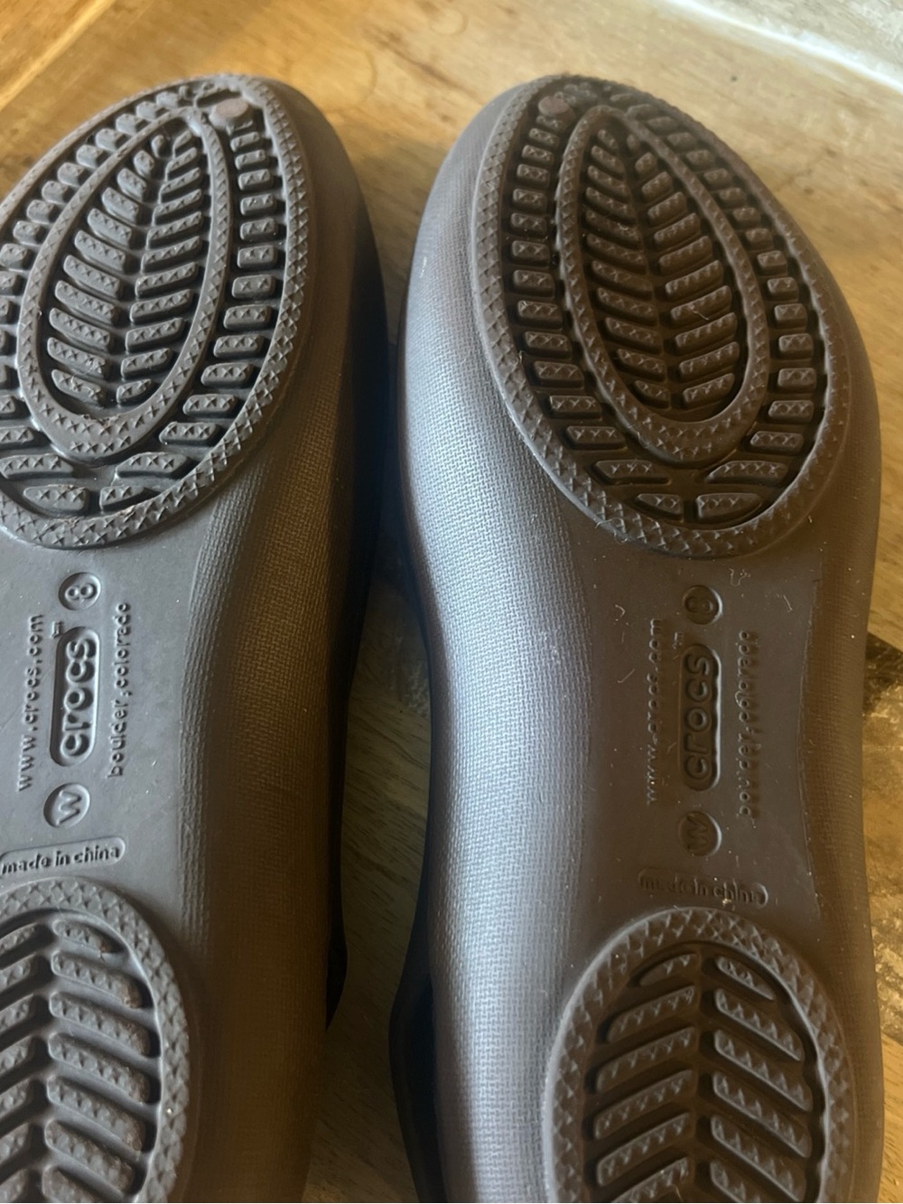 CROCS Women’s Brown Peep-Toe Slingback Flats - Picture 6 of 7